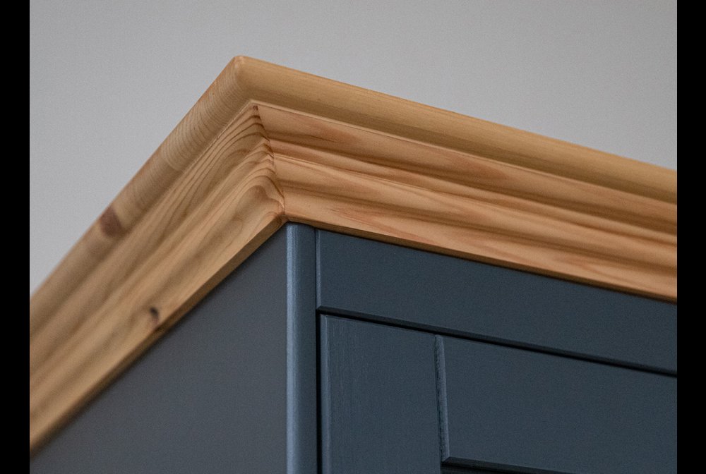 Belluno Elegante Graphite Massivholzmöbel