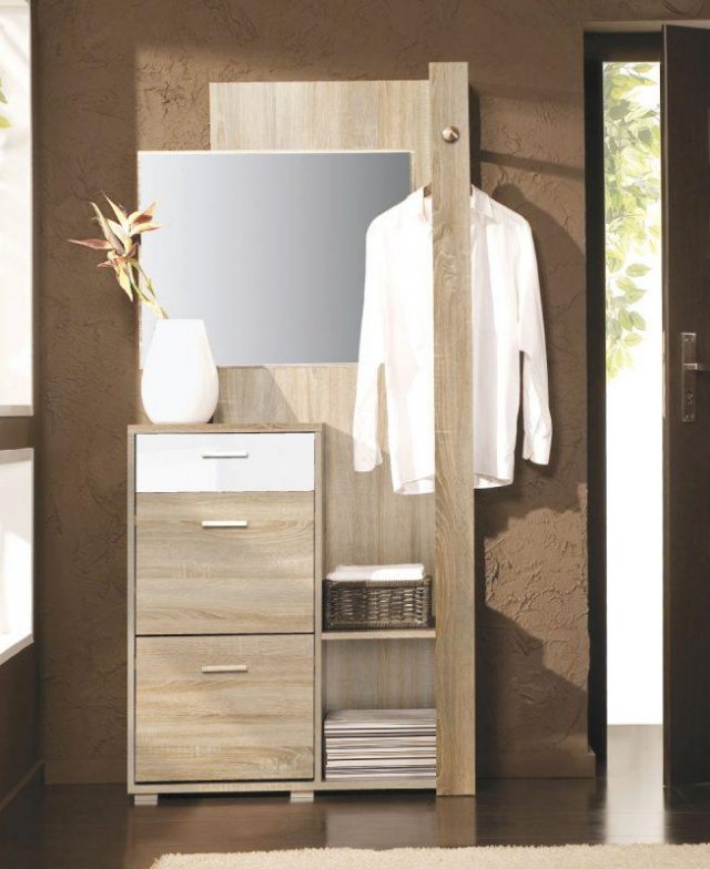 Clip- Hall