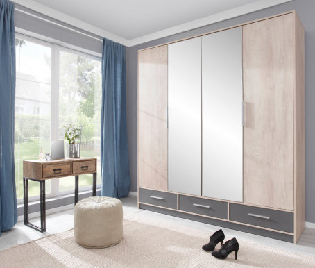 IS01 Wardrobe with mirror